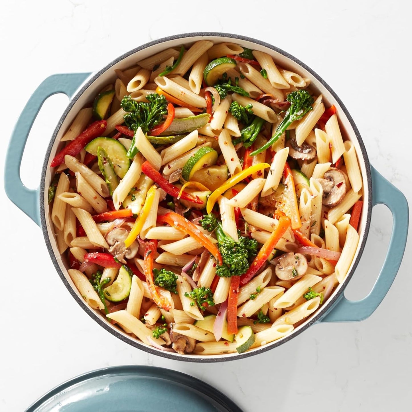 Amazon Basics Cast Iron Dutch Oven Pot with Lid, Enameled, Round, Dual Handles, Heavy-Duty, Medium, 6-Quart, Gray