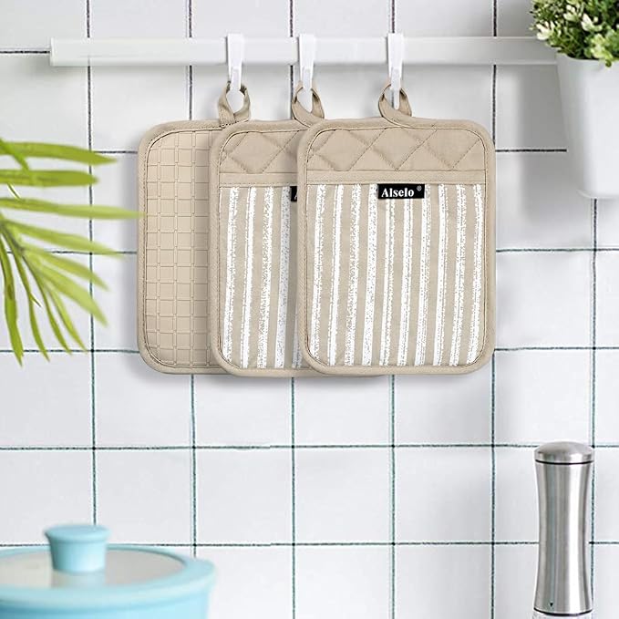 Alselo Silicone Pot Holders Set of 3 Heat Resistant & Non Slip Potholders - Image 6