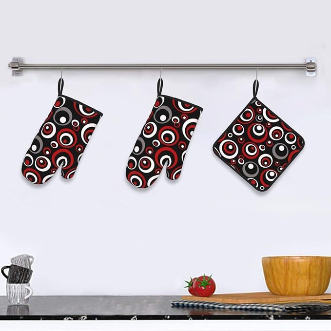 Retro Red Circles Oven Mitt and Pot Holder Set - Image 2