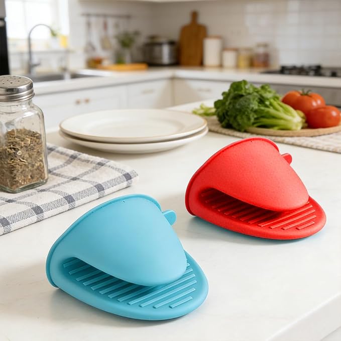 4 PCS Silicone Oven Mitts Heat Resistant Mini Oven Gloves - Image 2