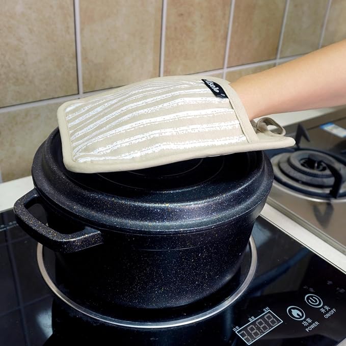 Alselo Silicone Pot Holders Set of 3 Heat Resistant & Non Slip Potholders - Image 5