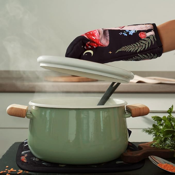 Bencailor 6 Pcs Mushroom Kitchen Towels Oven Mitts and Pot Holders Set - Image 4