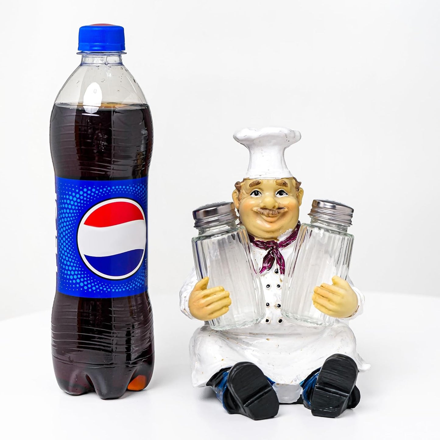 Rustic Spice Dispenser Shaker Holder with Glass Spice Jars - Salt And Pepper Dispenser with Resin Chef Figurine And Statues Holder - Farmhouse Kitchen DéCor