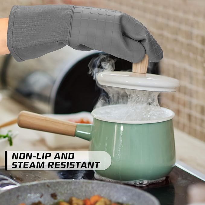 BPA-Free Soft Silicone 4 Piece Oven Mitts & Pot Holders Set - Image 4