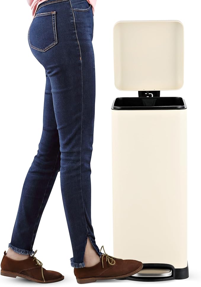 happimess HPM1007F Betty Retro 8-Gallon Step-Open Trash Can - Image 6