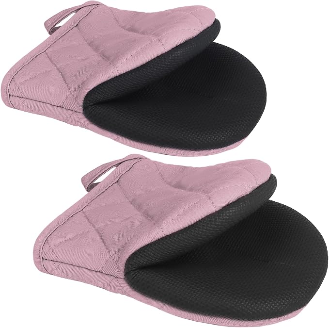 1 Pair Short Oven Mitts by Qulable