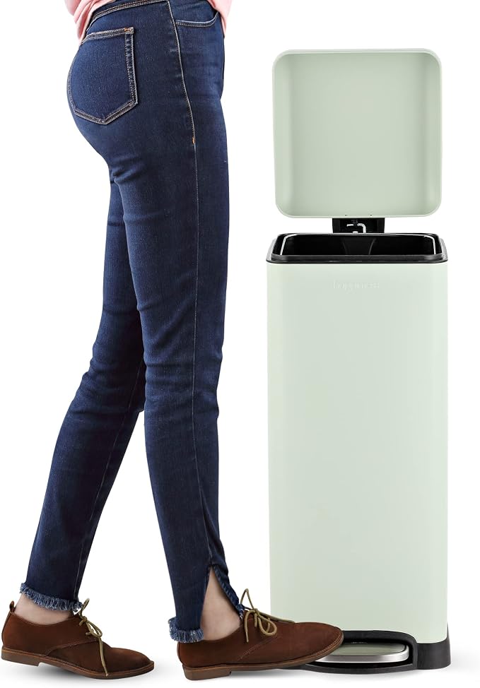 happimess HPM1007E Betty Retro 8-Gallon Step-Open Trash Can - Image 6