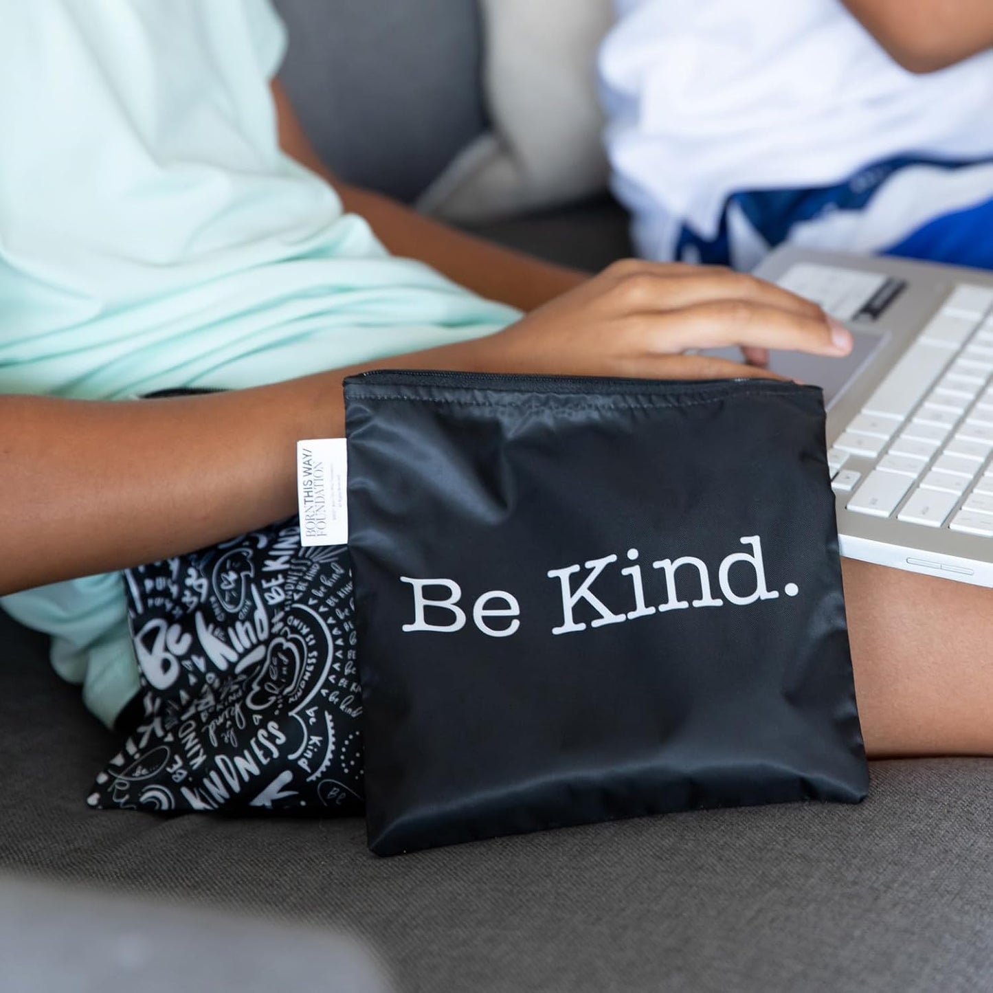 Bumkins - Cloth Snack & Sandwich Bags - For Storage, Travel, Food Prep, Lunch - Reusable, Water Resistant, Washable, Dishwasher Safe - Snack Bags for Kids - Zipper Closure - BTWF Be Kind - 4 Pack