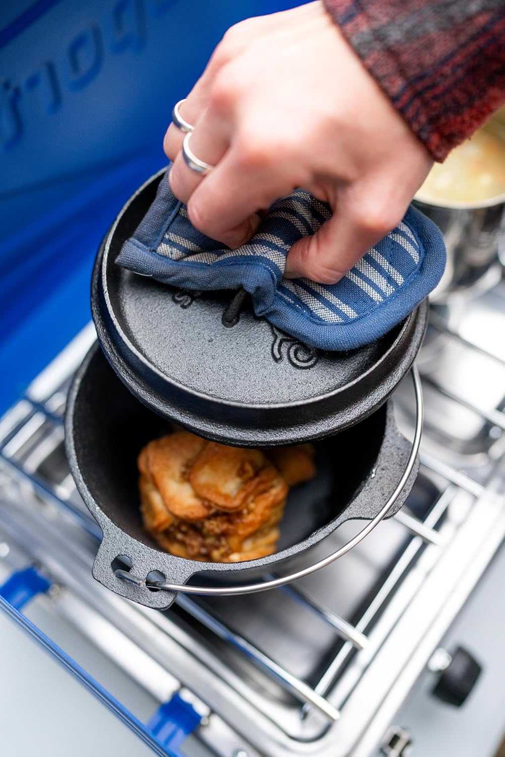 Stansport Pre-Seasoned Cast Iron Dutch Oven