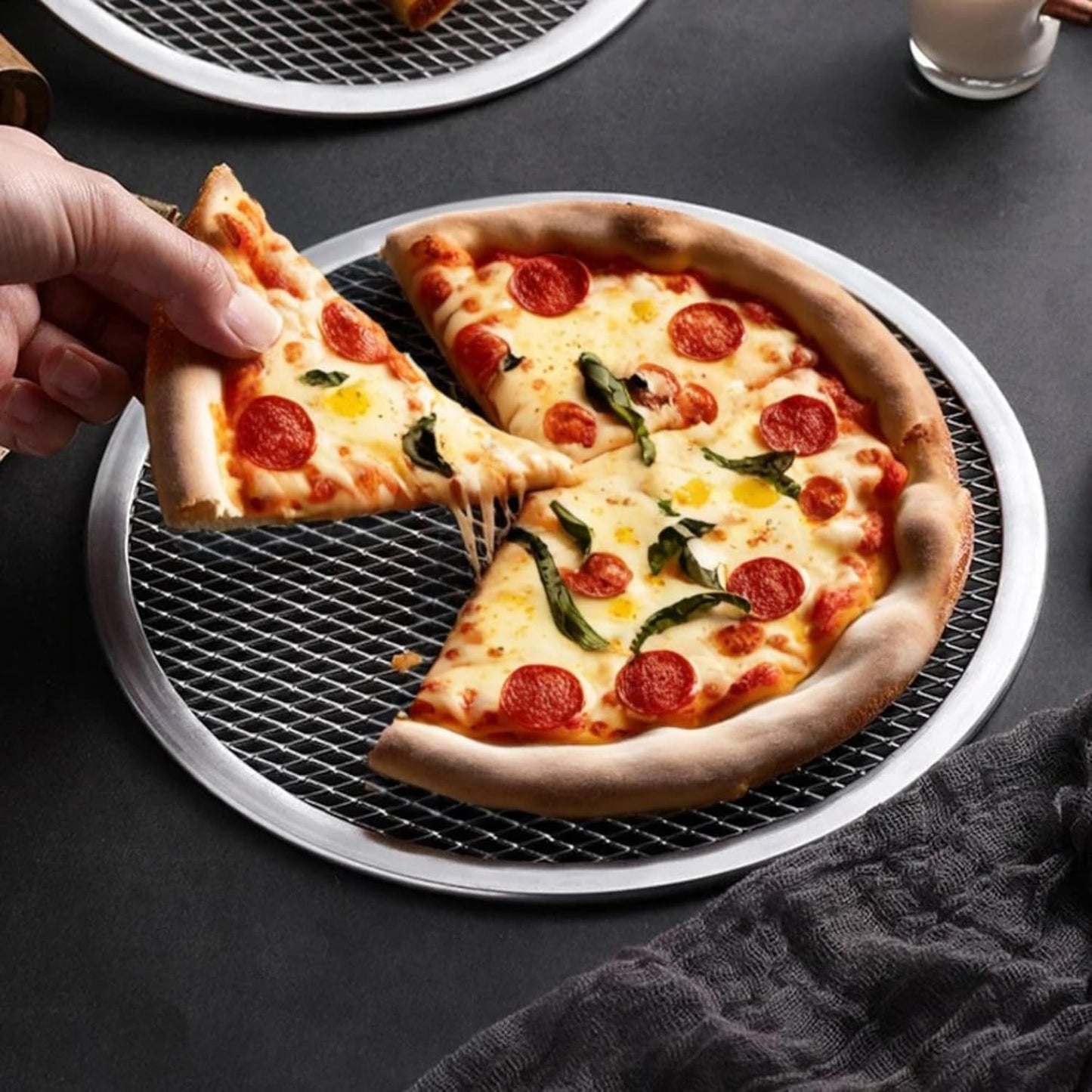 17-inch Aluminum Pizza Screen | Commercial Grade Pizza/Baking Screen for Oven | Pizza Baking Tray for Home And Restaurant | Round, Aluminum, 17-inch [1PK]