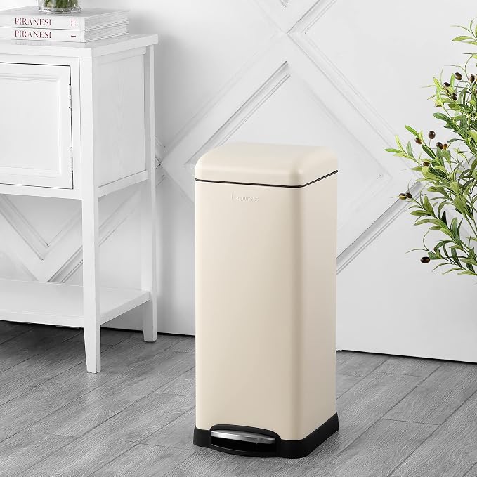 happimess HPM1007F Betty Retro 8-Gallon Step-Open Trash Can - Image 2