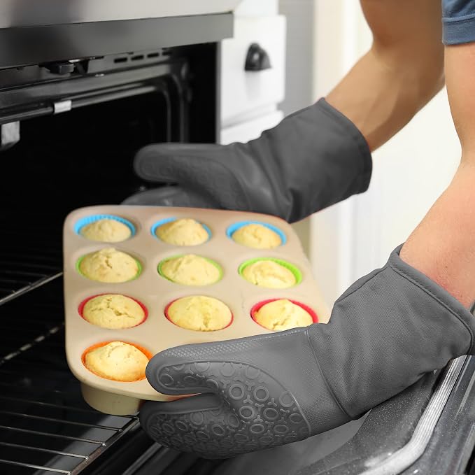 BPA-Free Soft Silicone Oven Mitts - Image 8