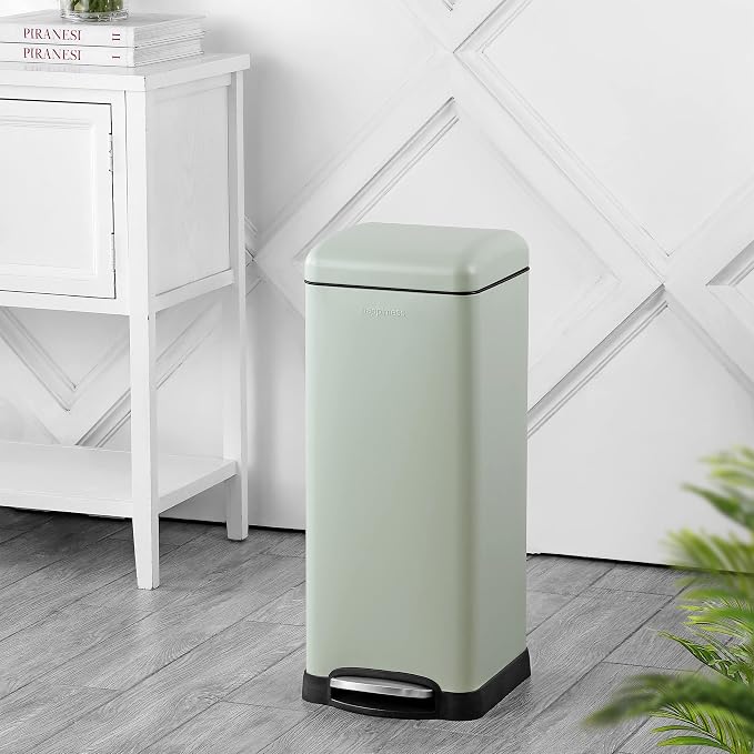 happimess HPM1007E Betty Retro 8-Gallon Step-Open Trash Can - Image 2
