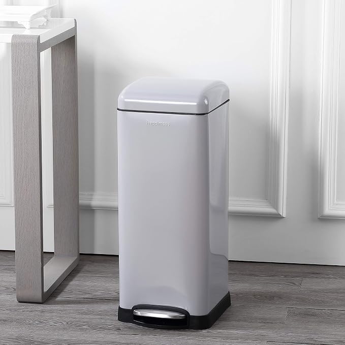 happimess HPM1007C Betty Retro 8-Gallon Step-Open Trash Can - Image 2