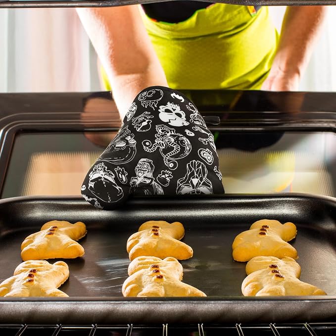 Leinuosen 6 Pcs Skull Kitchen Decor Set Kitchen Towels Gothic Oven Mitts and - Image 5