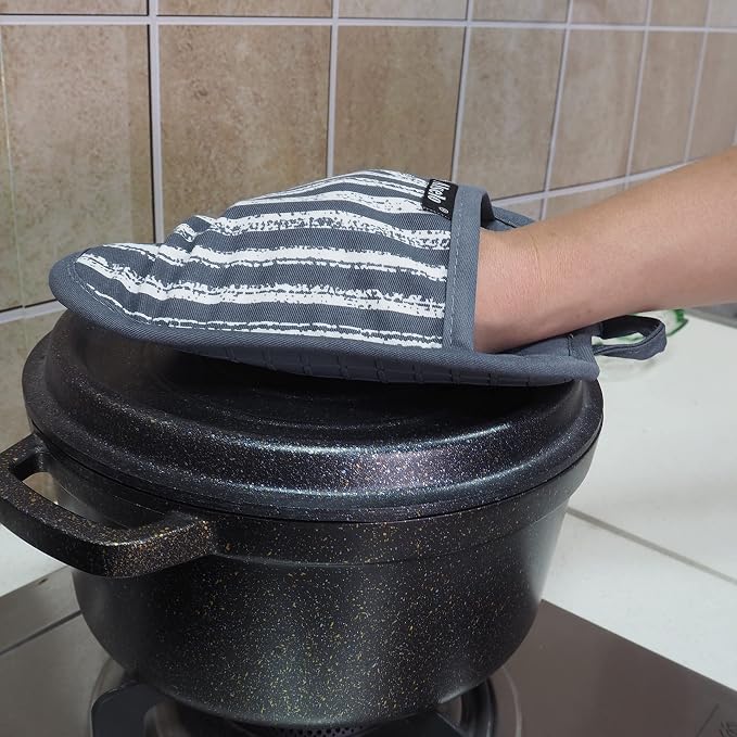 Alselo Silicone Pot Holders Set of 3 Heat Resistant & Non Slip Potholders - Image 5
