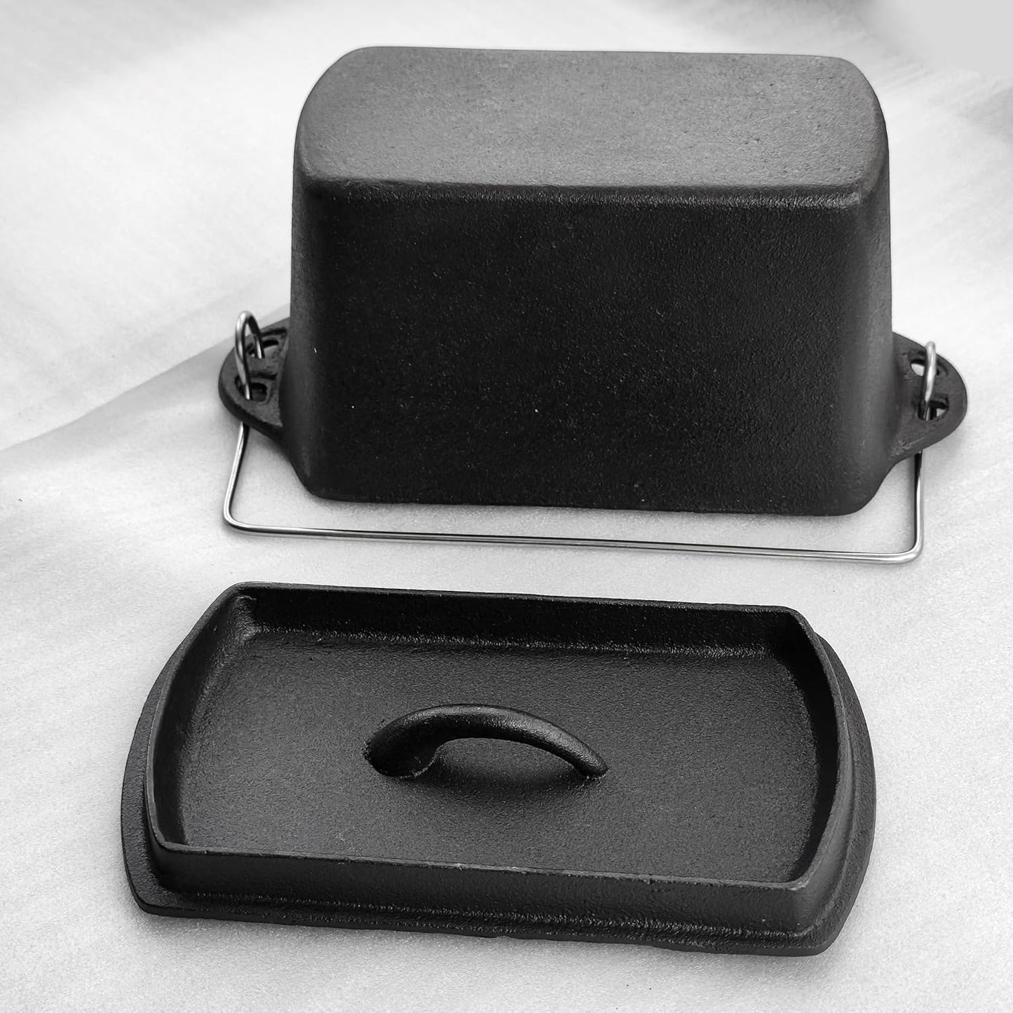 Voulosimi Cast Iron Loaf Oven Pan - 4.33"x4.92"x8.66" Durable Loaf Pans Rectangular Baking Pan for home baking (Bread Pan, 2 QT)