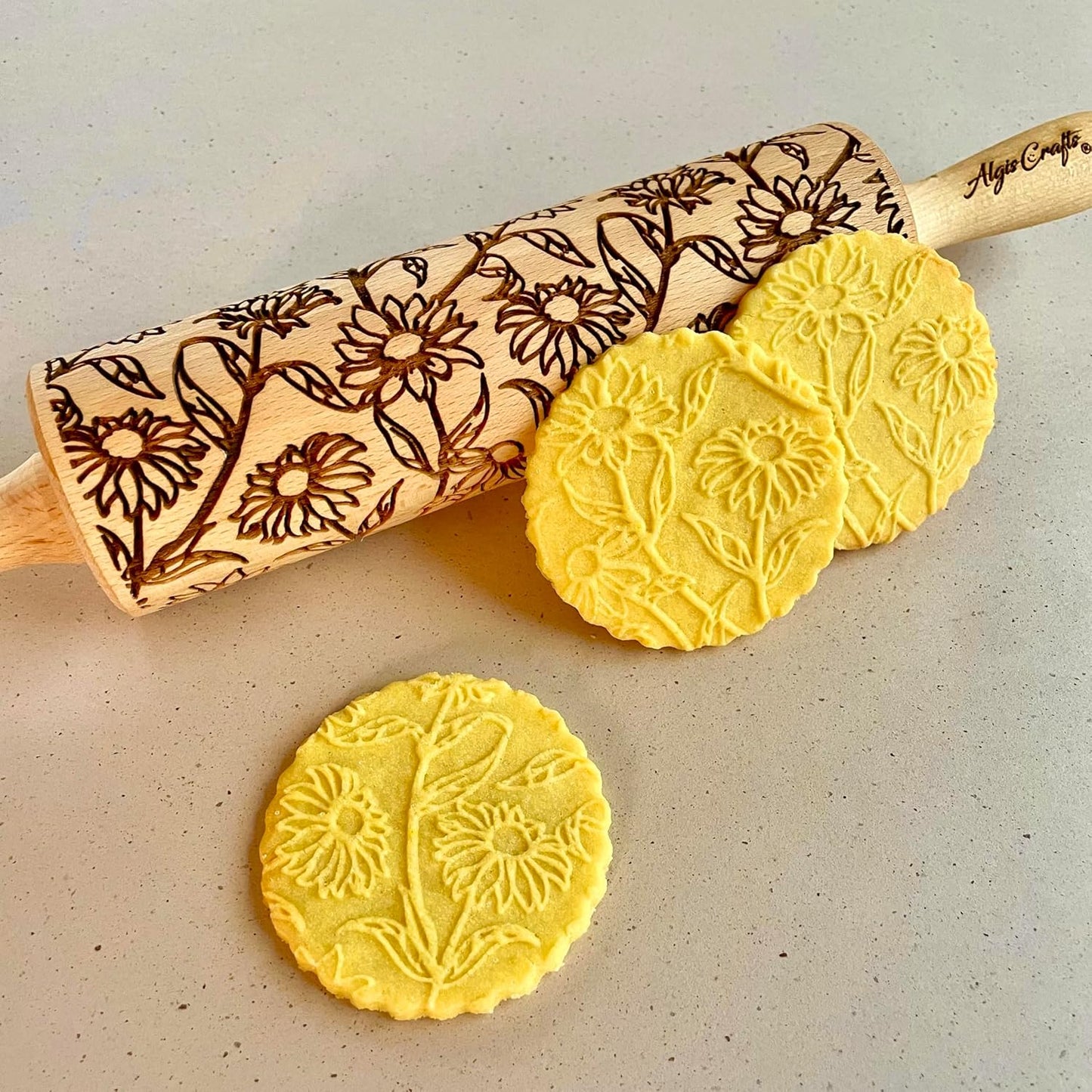 GOLDEN DAISIES Embossing Rolling Pin with Ornamental Bloom Pattern – Dough and Clay Roller for Embossed Cookies and Pottery - Cookie and Ceramic Stamp - Baking Gifts for Women by Algis Crafts