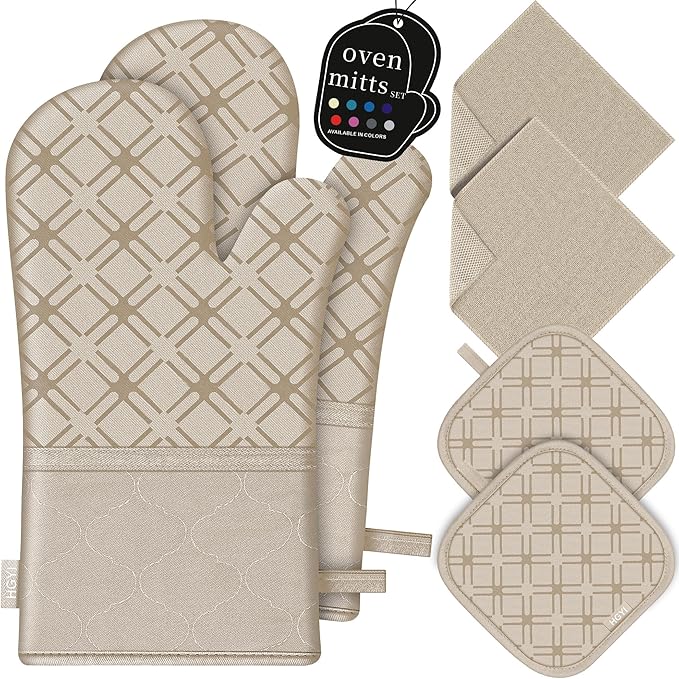 Oven Mitts and Pot Holders Set by HGYI